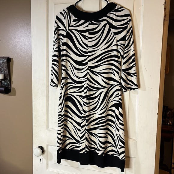 Sweet Storm Dress - Picture 3 of 3